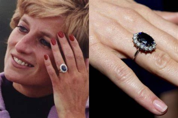 How many carats was Princess Diana engagement ring?